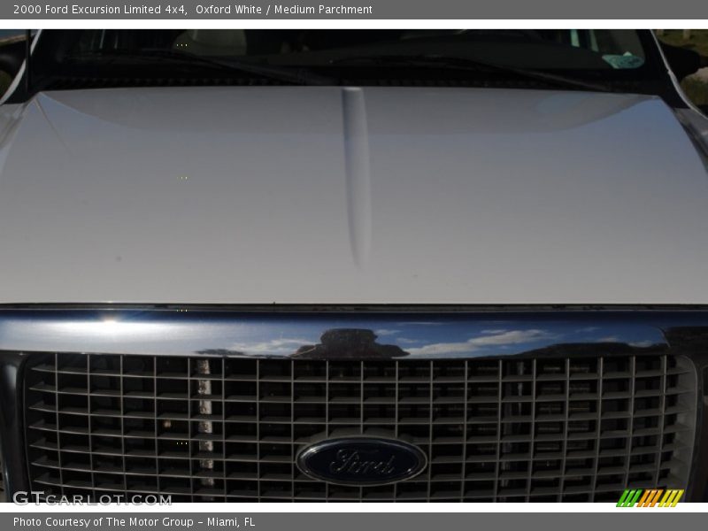 Oxford White / Medium Parchment 2000 Ford Excursion Limited 4x4