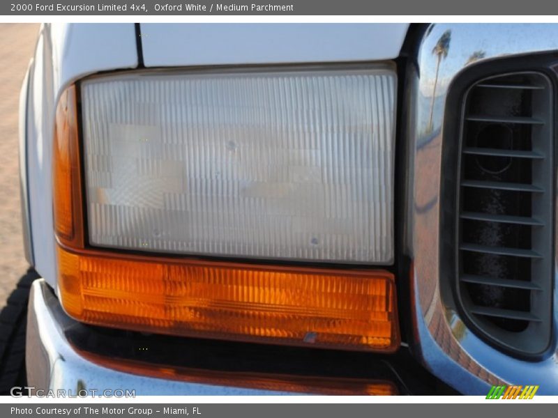 Oxford White / Medium Parchment 2000 Ford Excursion Limited 4x4