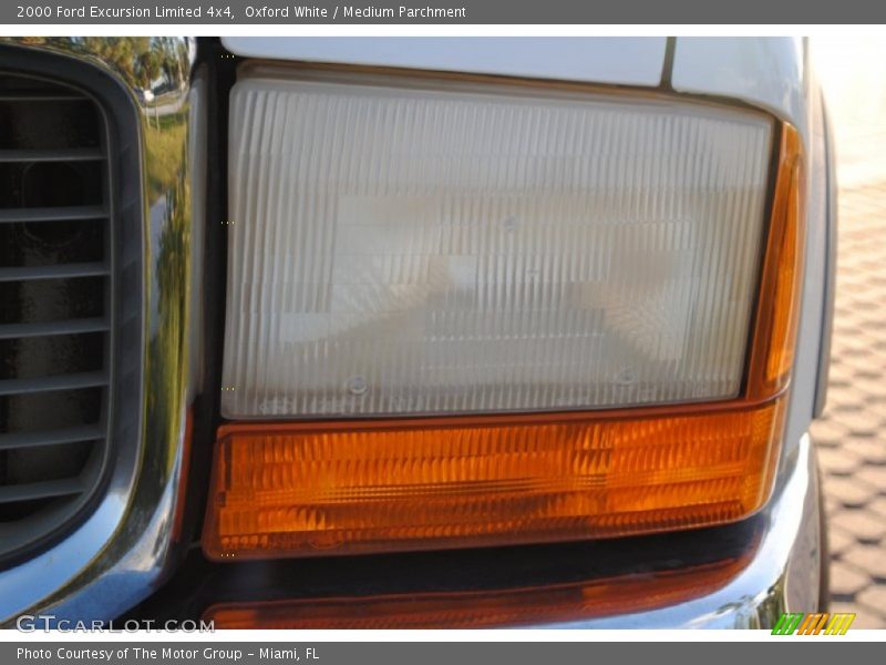 Oxford White / Medium Parchment 2000 Ford Excursion Limited 4x4