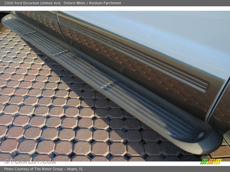 Oxford White / Medium Parchment 2000 Ford Excursion Limited 4x4
