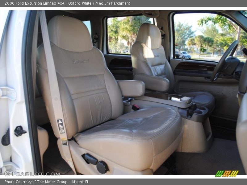 Oxford White / Medium Parchment 2000 Ford Excursion Limited 4x4