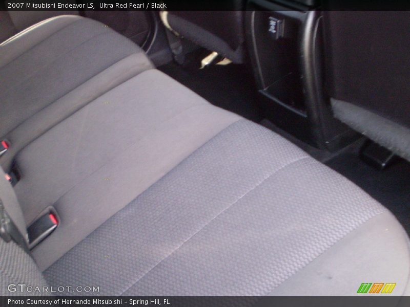 Ultra Red Pearl / Black 2007 Mitsubishi Endeavor LS