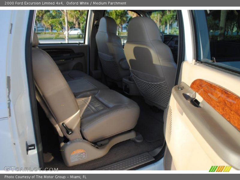 Oxford White / Medium Parchment 2000 Ford Excursion Limited 4x4