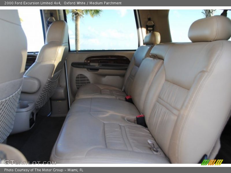 Oxford White / Medium Parchment 2000 Ford Excursion Limited 4x4