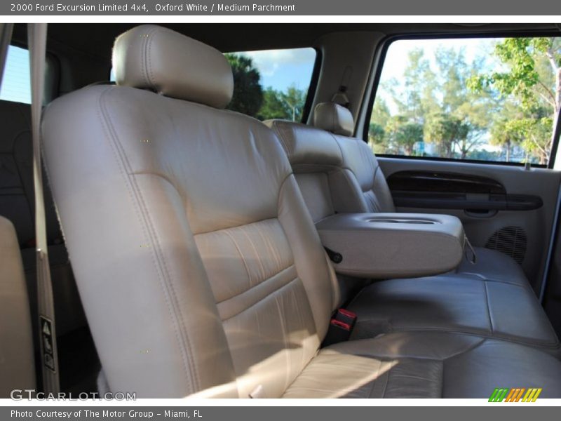 Oxford White / Medium Parchment 2000 Ford Excursion Limited 4x4