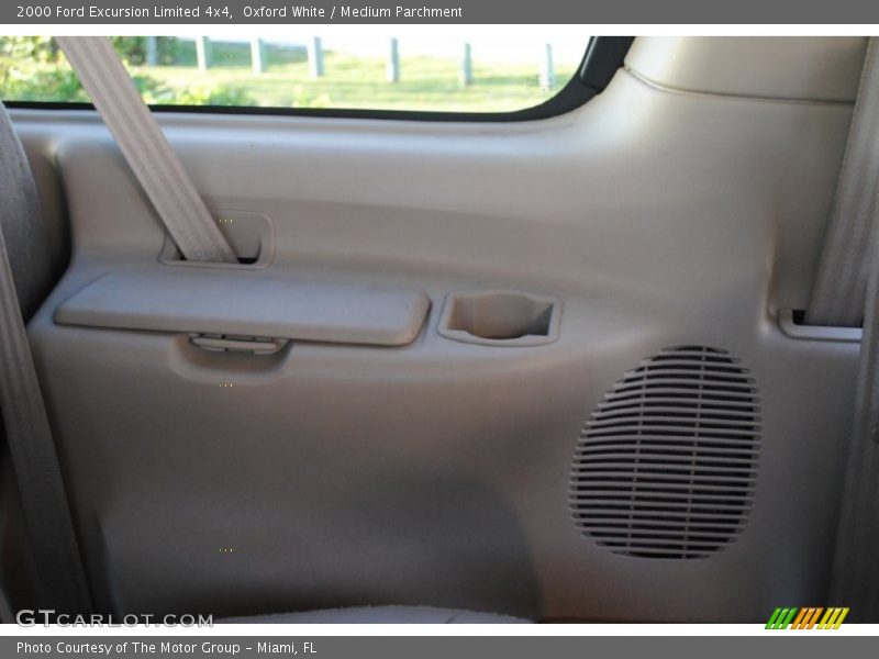 Oxford White / Medium Parchment 2000 Ford Excursion Limited 4x4