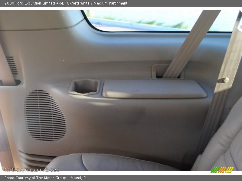 Oxford White / Medium Parchment 2000 Ford Excursion Limited 4x4