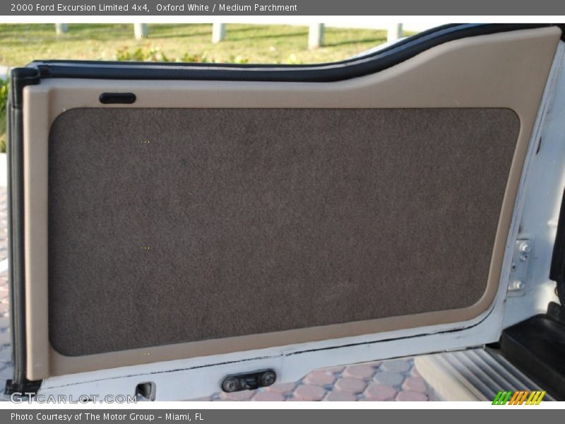 Oxford White / Medium Parchment 2000 Ford Excursion Limited 4x4