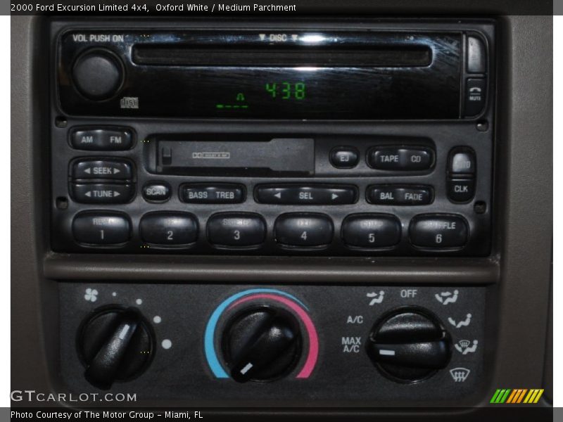 Oxford White / Medium Parchment 2000 Ford Excursion Limited 4x4