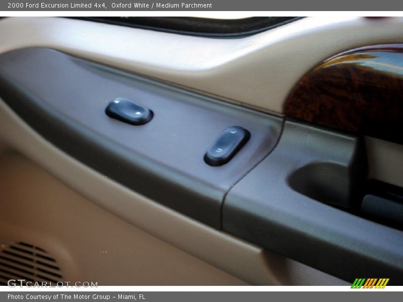 Oxford White / Medium Parchment 2000 Ford Excursion Limited 4x4