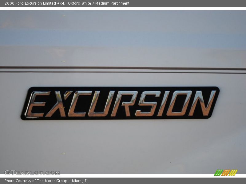 Oxford White / Medium Parchment 2000 Ford Excursion Limited 4x4