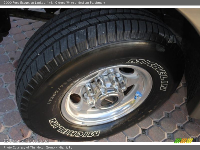 Oxford White / Medium Parchment 2000 Ford Excursion Limited 4x4