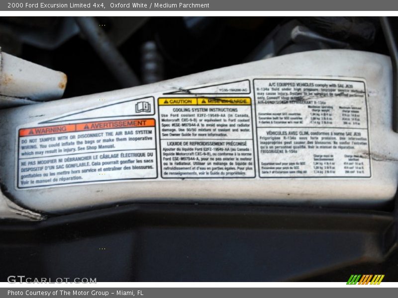 Oxford White / Medium Parchment 2000 Ford Excursion Limited 4x4