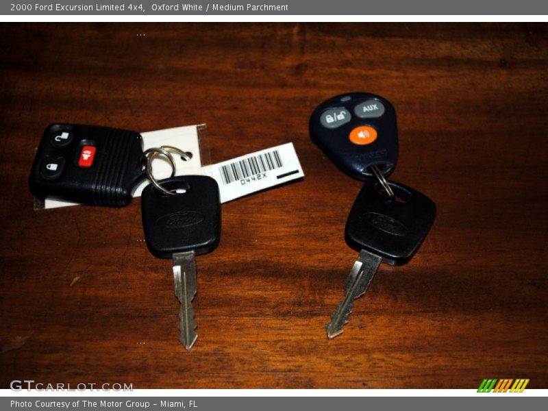 Oxford White / Medium Parchment 2000 Ford Excursion Limited 4x4