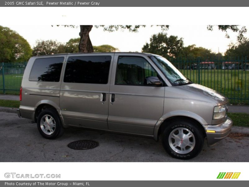 Pewter Metallic / Pewter Gray 2005 GMC Safari SLE