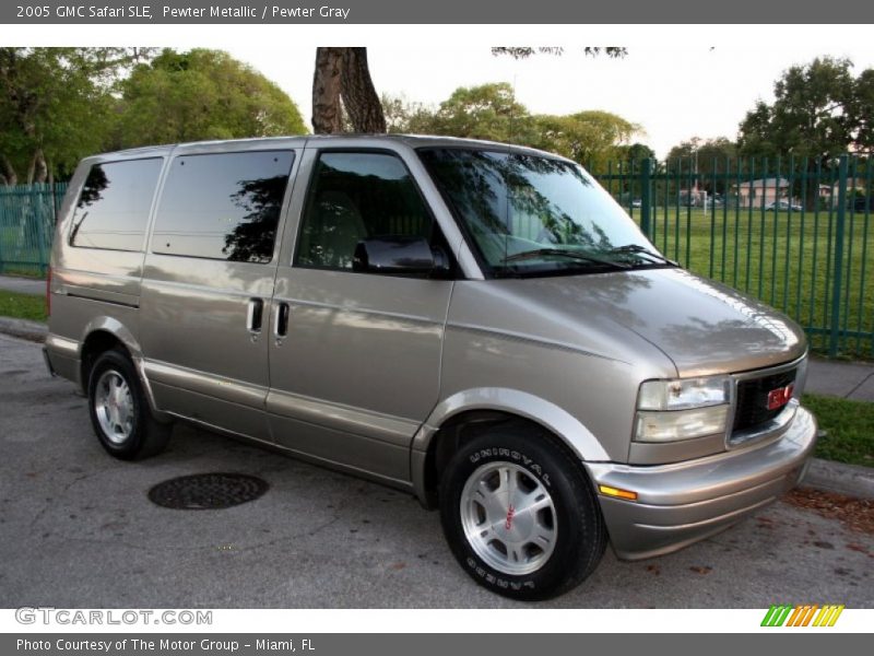 Pewter Metallic / Pewter Gray 2005 GMC Safari SLE