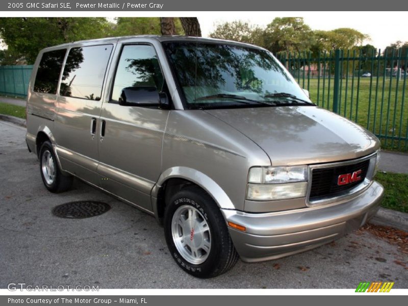 Pewter Metallic / Pewter Gray 2005 GMC Safari SLE