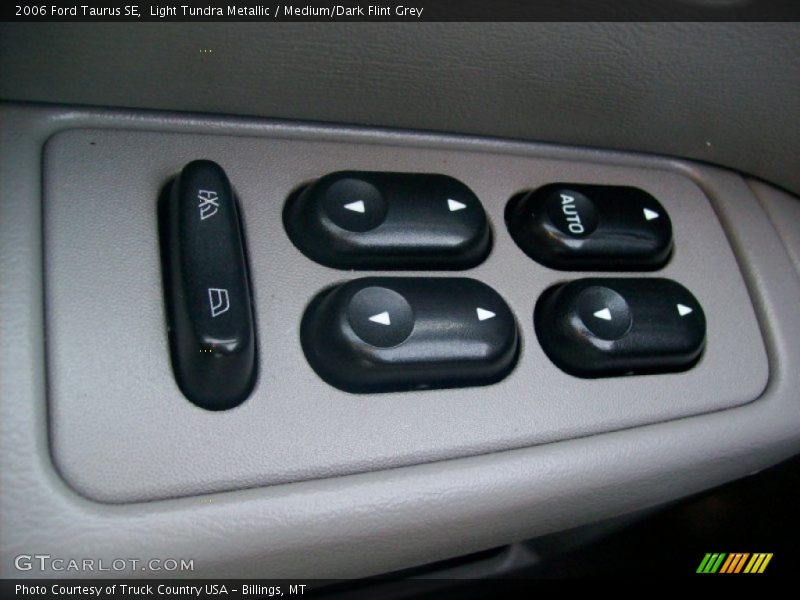 Light Tundra Metallic / Medium/Dark Flint Grey 2006 Ford Taurus SE