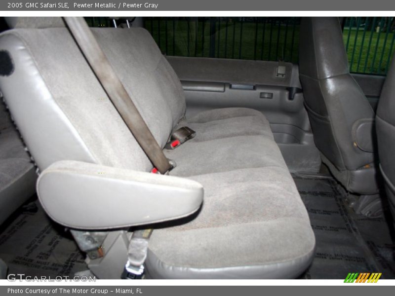 Pewter Metallic / Pewter Gray 2005 GMC Safari SLE