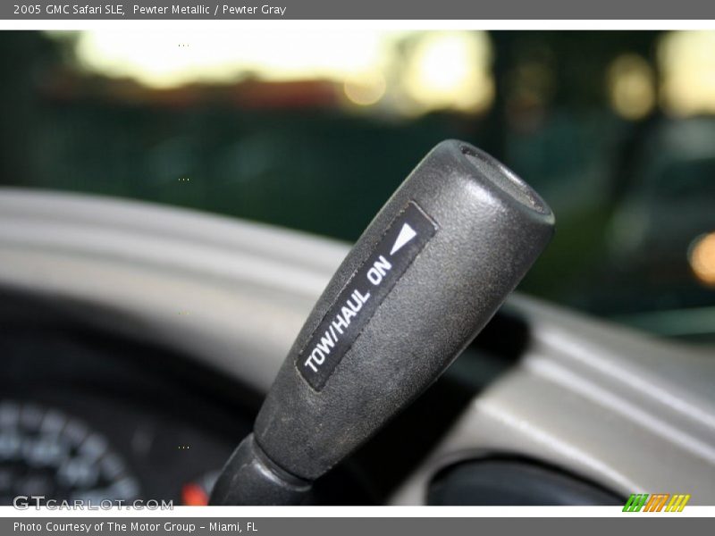 Pewter Metallic / Pewter Gray 2005 GMC Safari SLE