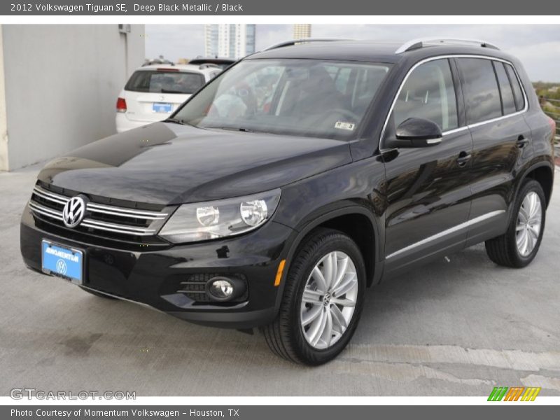 Deep Black Metallic / Black 2012 Volkswagen Tiguan SE