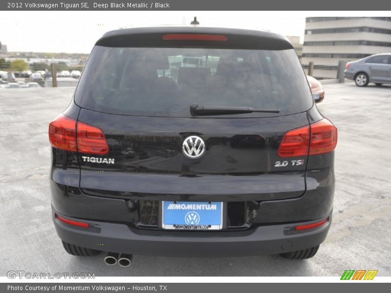 Deep Black Metallic / Black 2012 Volkswagen Tiguan SE