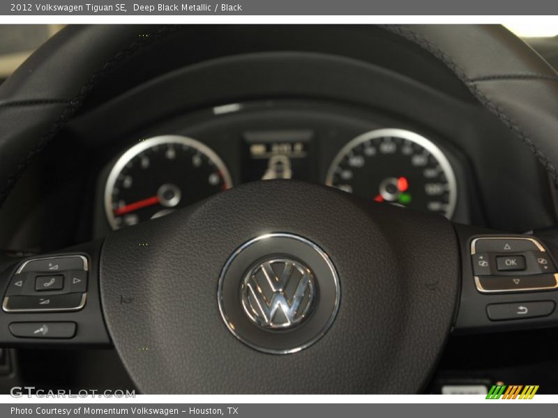 Deep Black Metallic / Black 2012 Volkswagen Tiguan SE