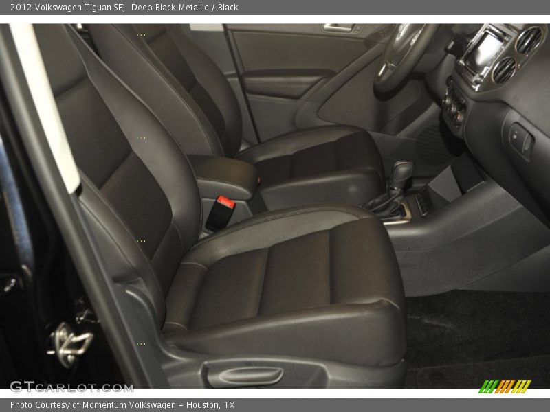 Deep Black Metallic / Black 2012 Volkswagen Tiguan SE