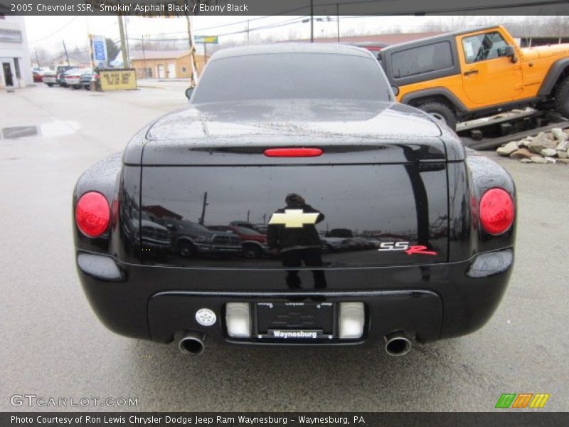 Smokin' Asphalt Black / Ebony Black 2005 Chevrolet SSR