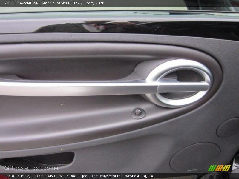 Smokin' Asphalt Black / Ebony Black 2005 Chevrolet SSR