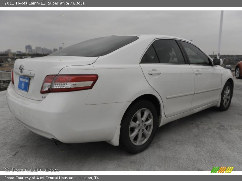 Super White / Bisque 2011 Toyota Camry LE