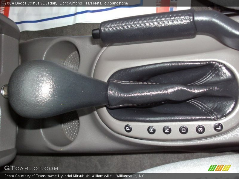 Light Almond Pearl Metallic / Sandstone 2004 Dodge Stratus SE Sedan