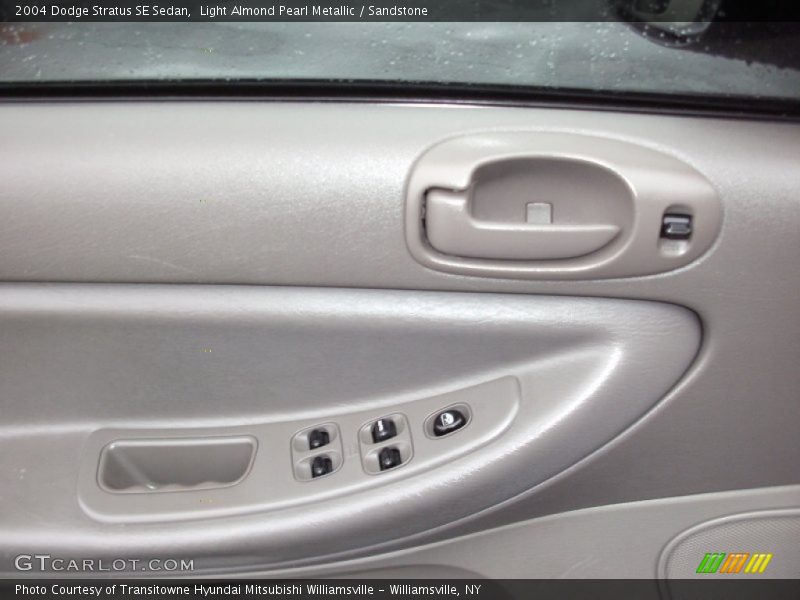 Light Almond Pearl Metallic / Sandstone 2004 Dodge Stratus SE Sedan