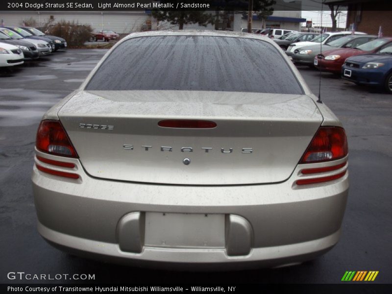 Light Almond Pearl Metallic / Sandstone 2004 Dodge Stratus SE Sedan