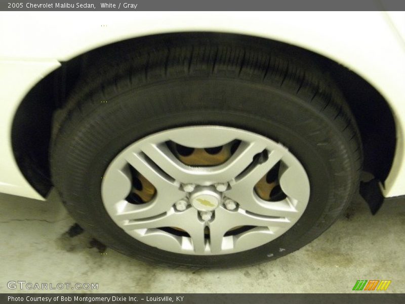 White / Gray 2005 Chevrolet Malibu Sedan