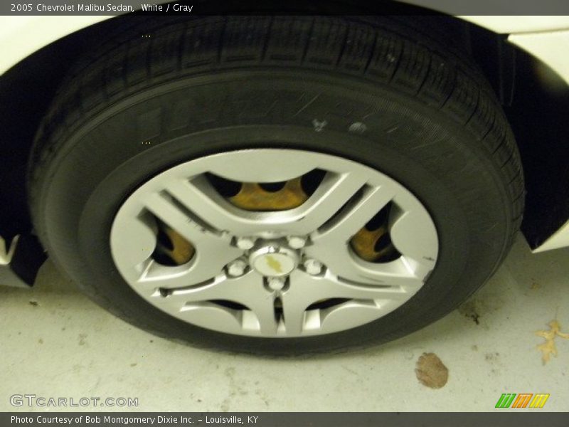 White / Gray 2005 Chevrolet Malibu Sedan