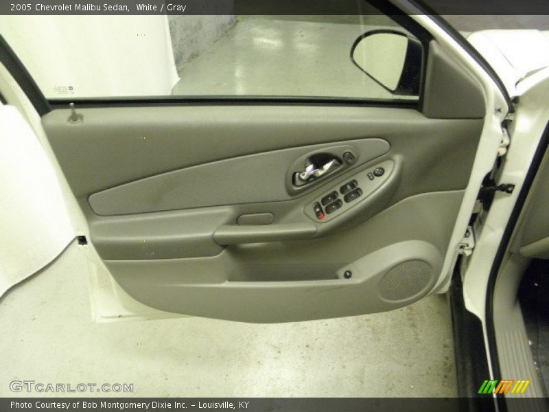 White / Gray 2005 Chevrolet Malibu Sedan