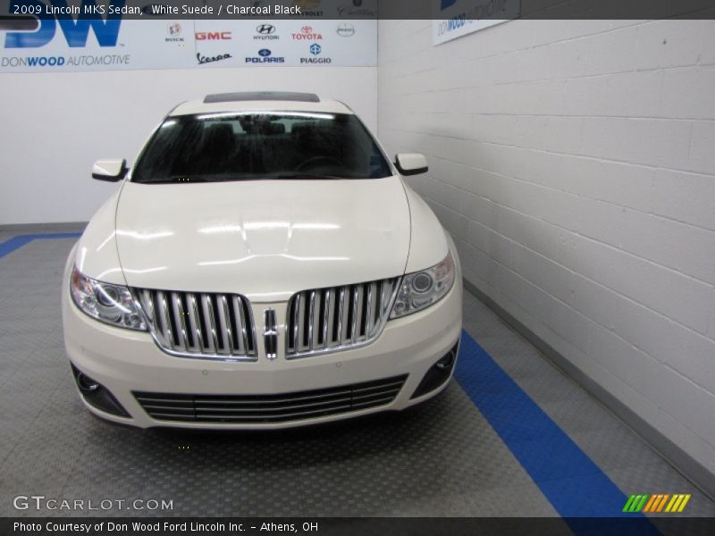 White Suede / Charcoal Black 2009 Lincoln MKS Sedan