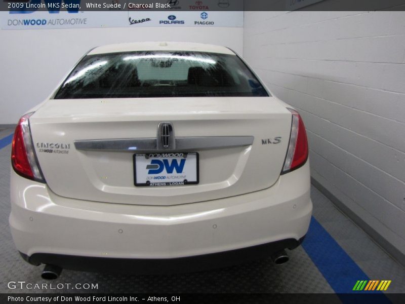 White Suede / Charcoal Black 2009 Lincoln MKS Sedan
