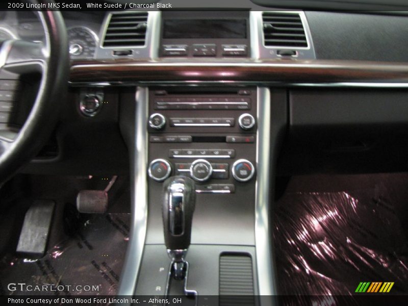 White Suede / Charcoal Black 2009 Lincoln MKS Sedan