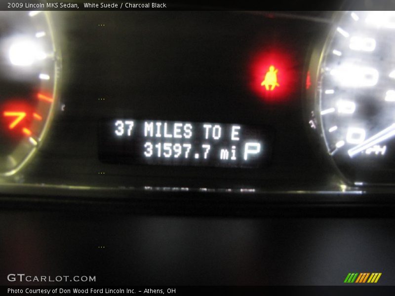 White Suede / Charcoal Black 2009 Lincoln MKS Sedan