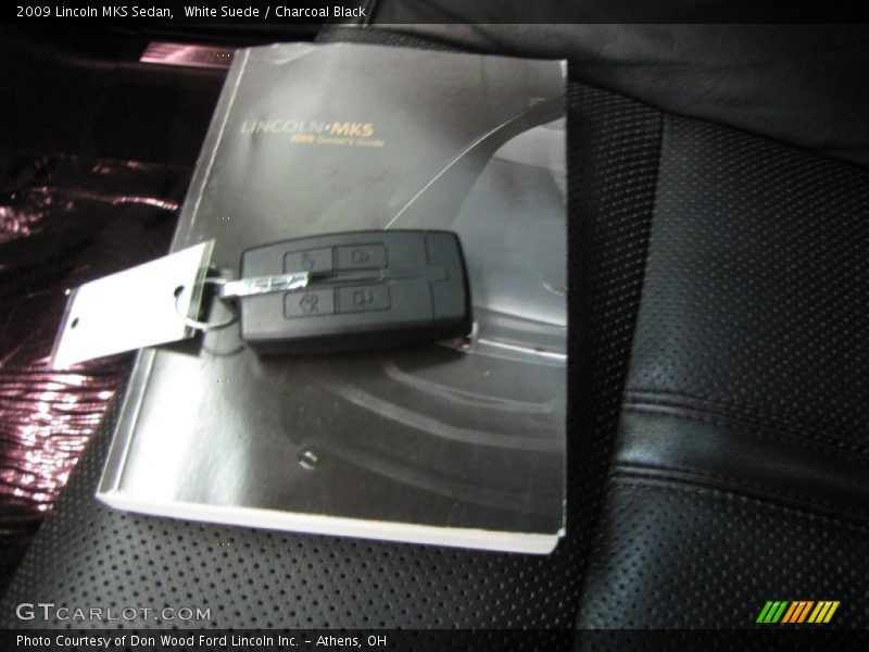 White Suede / Charcoal Black 2009 Lincoln MKS Sedan