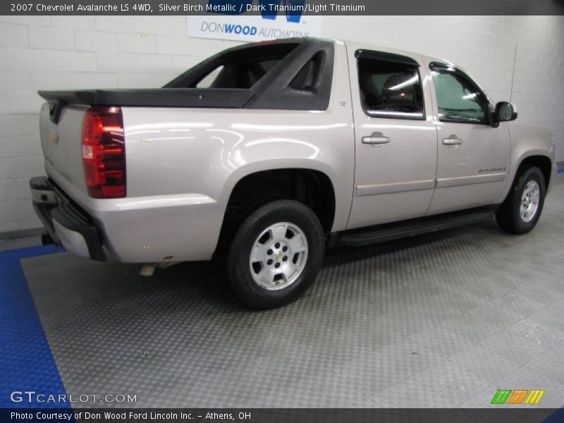 Silver Birch Metallic / Dark Titanium/Light Titanium 2007 Chevrolet Avalanche LS 4WD