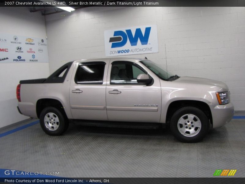 Silver Birch Metallic / Dark Titanium/Light Titanium 2007 Chevrolet Avalanche LS 4WD
