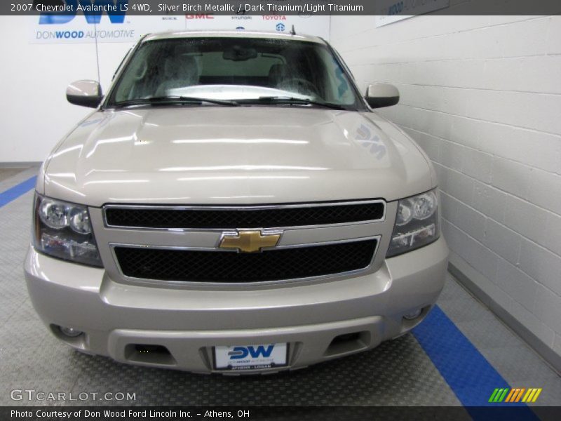 Silver Birch Metallic / Dark Titanium/Light Titanium 2007 Chevrolet Avalanche LS 4WD