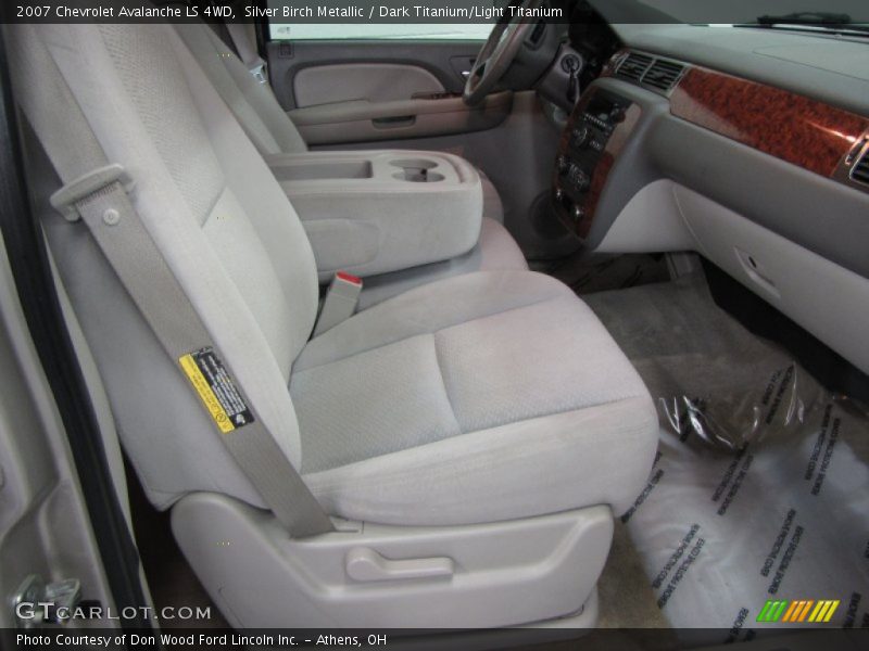 Silver Birch Metallic / Dark Titanium/Light Titanium 2007 Chevrolet Avalanche LS 4WD