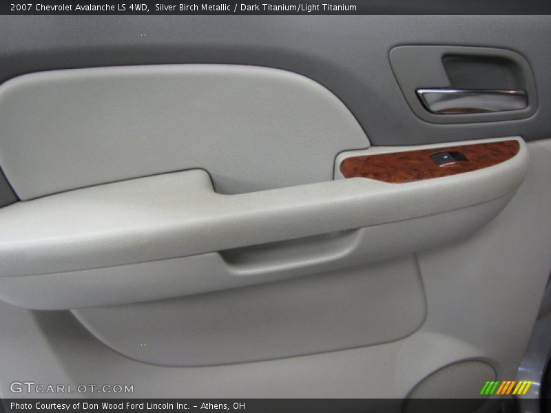 Silver Birch Metallic / Dark Titanium/Light Titanium 2007 Chevrolet Avalanche LS 4WD