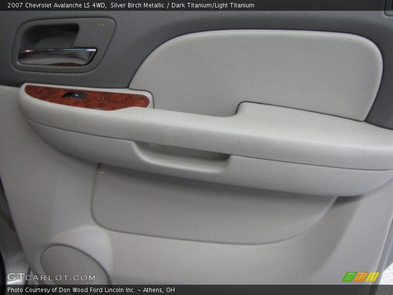 Silver Birch Metallic / Dark Titanium/Light Titanium 2007 Chevrolet Avalanche LS 4WD