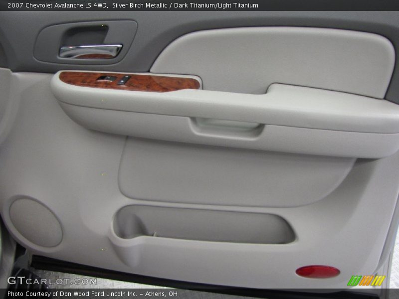 Silver Birch Metallic / Dark Titanium/Light Titanium 2007 Chevrolet Avalanche LS 4WD