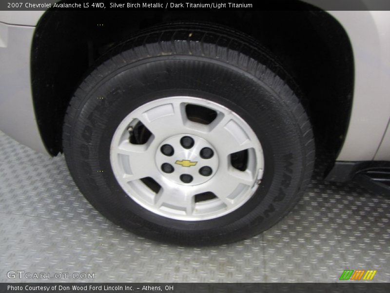 Silver Birch Metallic / Dark Titanium/Light Titanium 2007 Chevrolet Avalanche LS 4WD